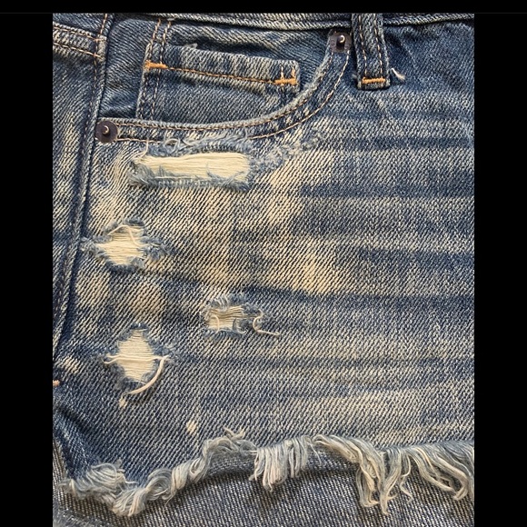 Abercrombie & Fitch paint splatter low rise shorts - Picture 3 of 8